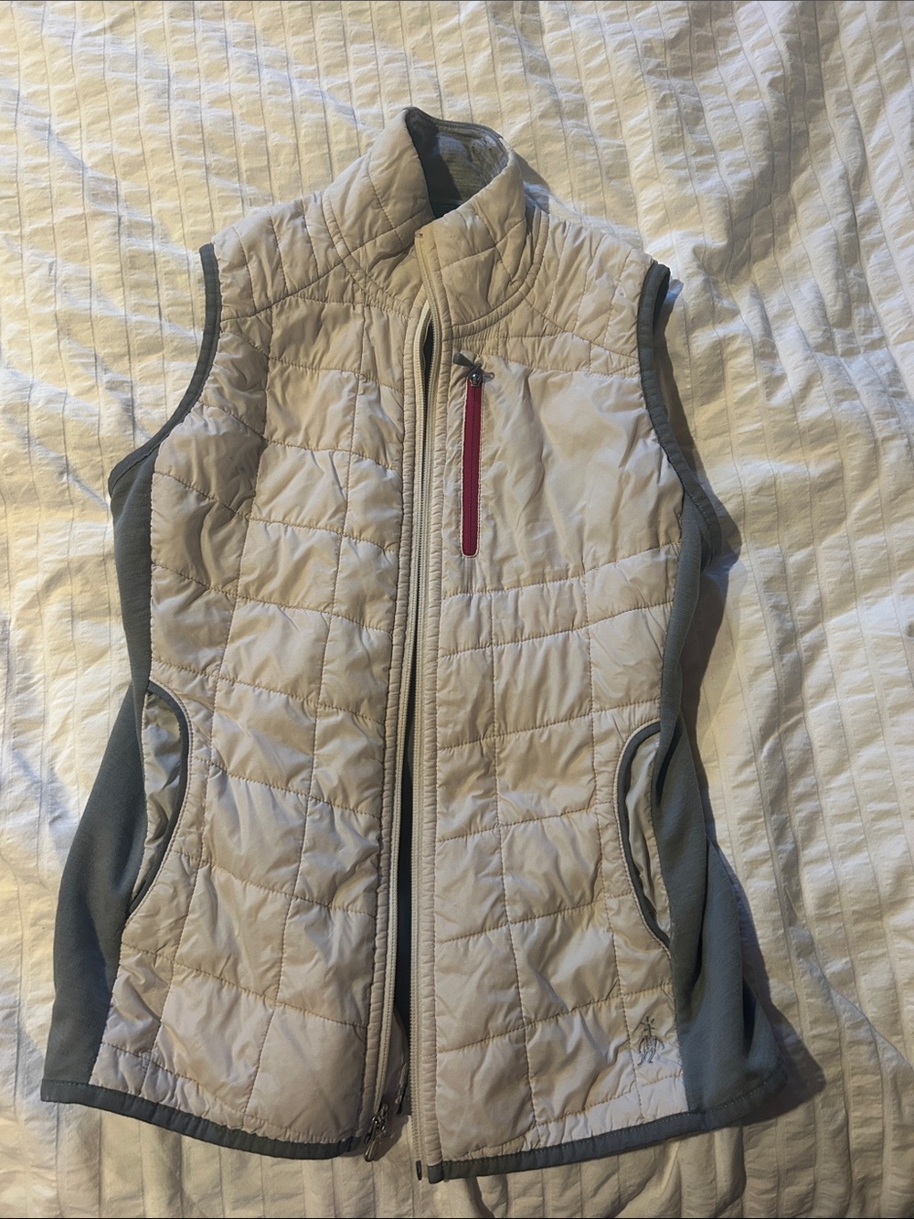 Smartwool Women's Cream Quilted Vest with Gray Panels and Red Zip Accent